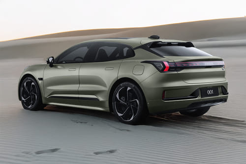 Rear Cross Side View of ZEEKR 001