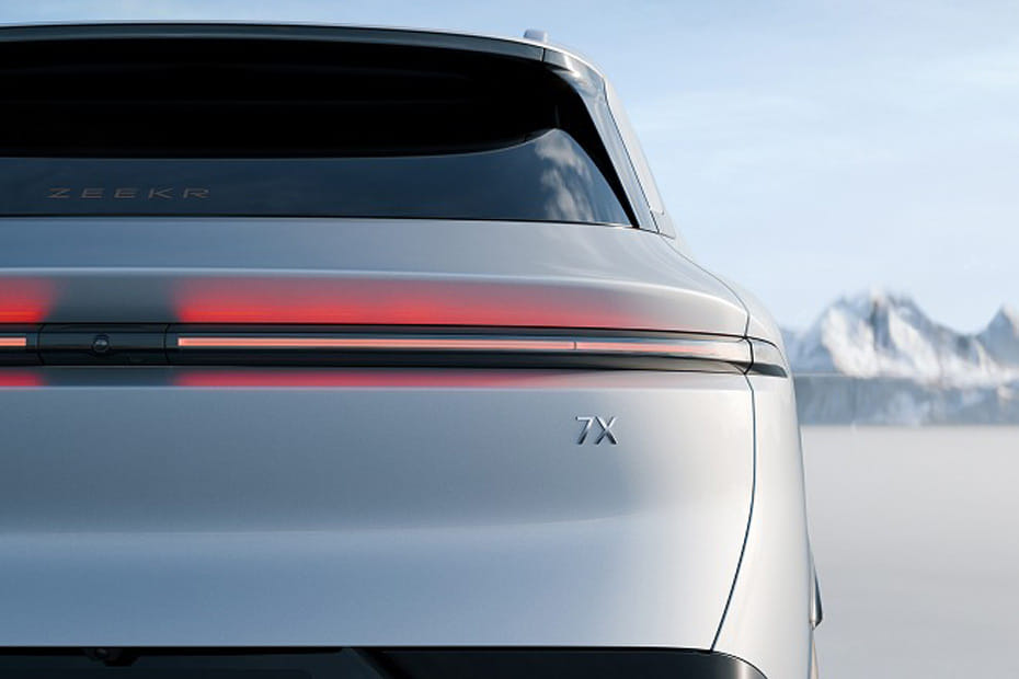 ٧ إكس Tail light