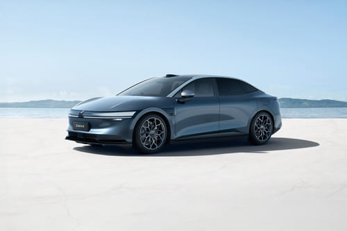 ZEEKR  007 Front angle low view