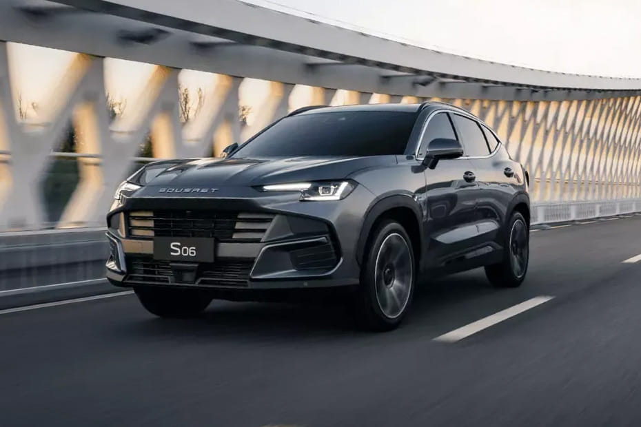 سوإست S06 Front Side View