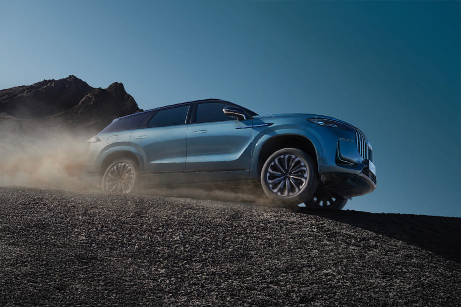 Jaecoo J8 Front Medium View