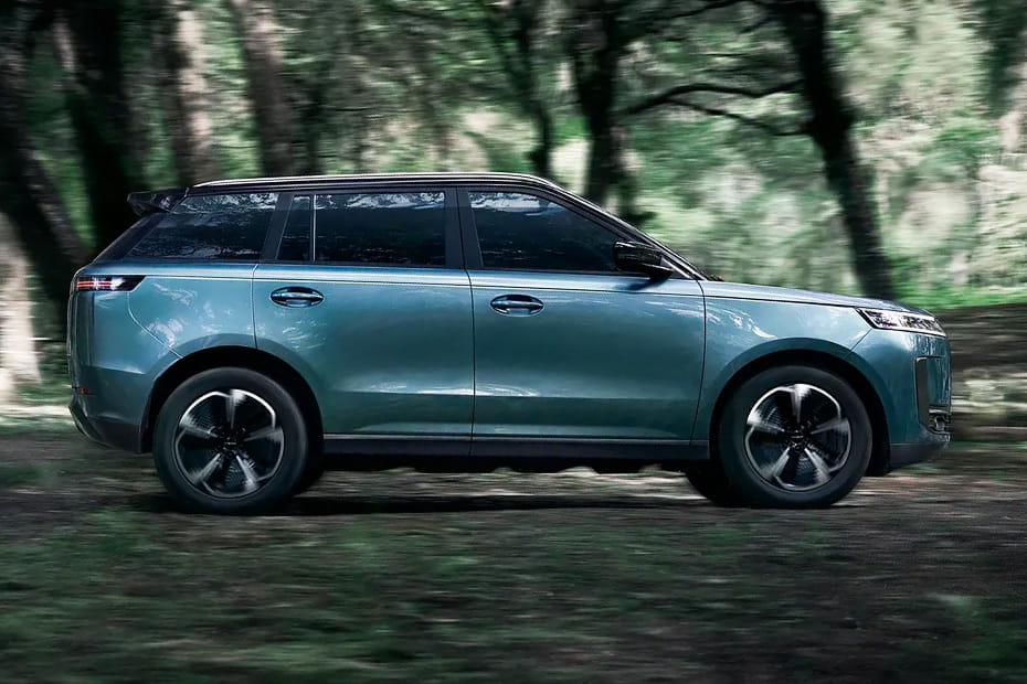 ج5 Medium Angle Front View