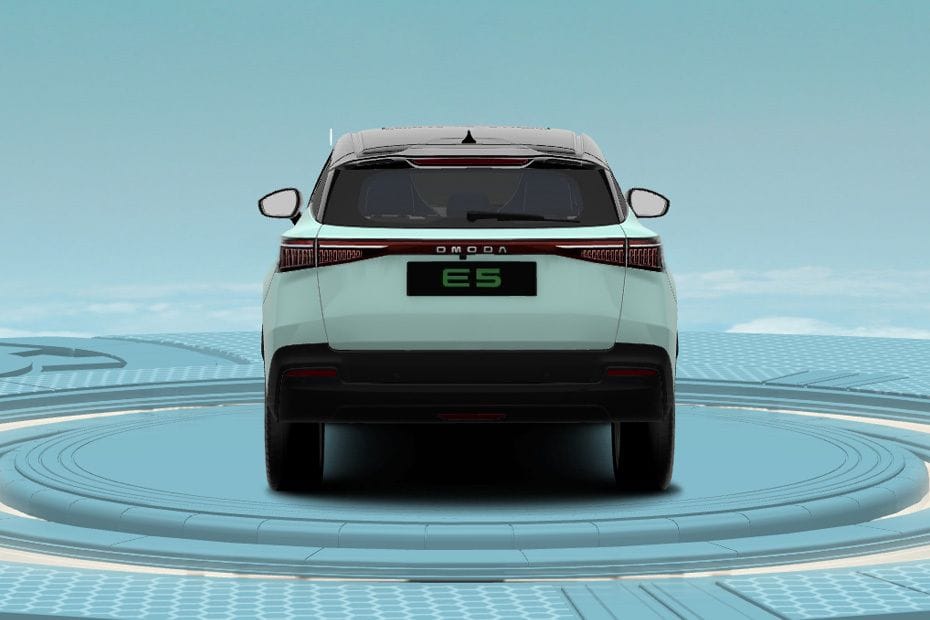 Full Rear View of OMODA E5