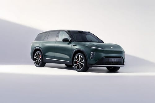 نيو ES8 Front Cross Side View