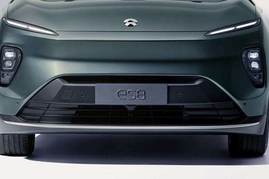 ES8 Grille View