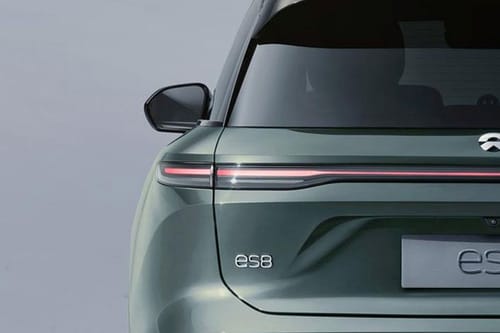 ES8 Tail light