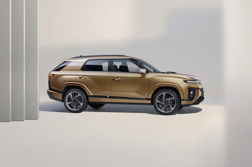 Actyon Rear Medium Side View