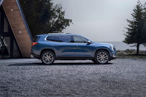 أكاديا Medium Angle Front View