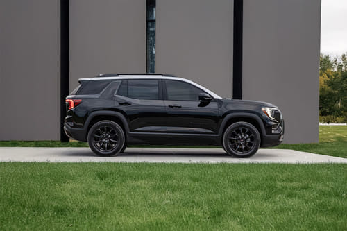 تيرين Medium Angle Front View