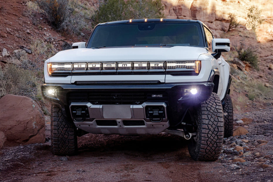 Full Front View of هامر إي في بيك أب