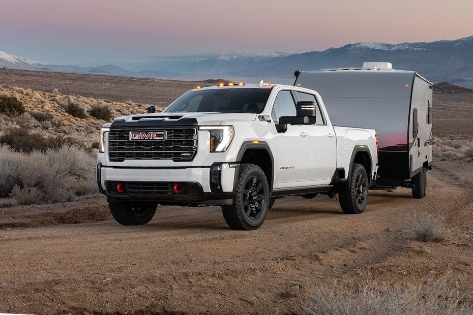 GMC  Sierra HD Front angle low view