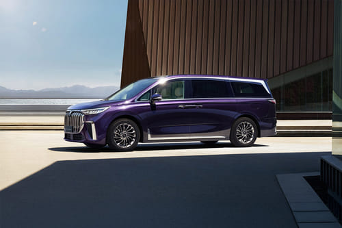 Rear Cross View of فوياه دريم