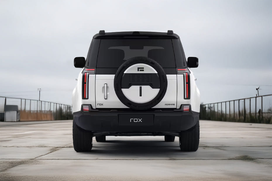 Full Rear View of روكس أداماس