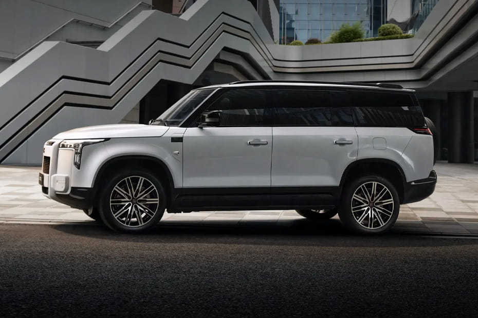 Adamas Side view in Saudi Arabia