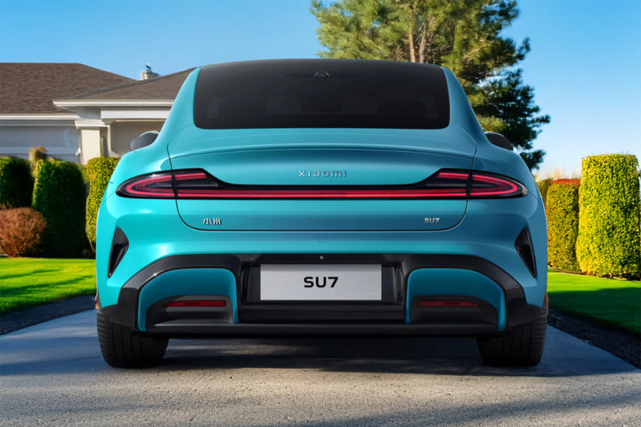 Full Rear View of Xiaomi SU7