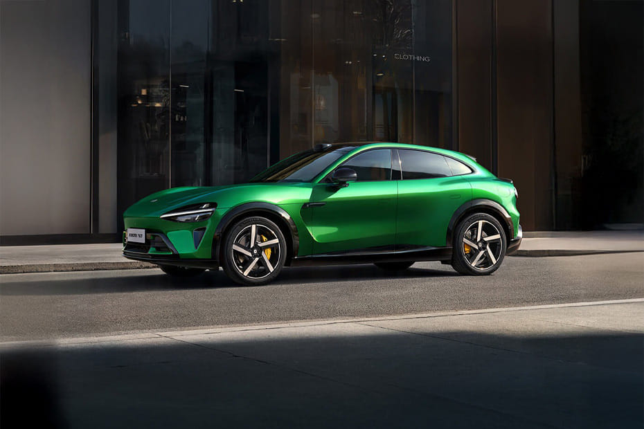 Xiaomi YU7 Front Side View