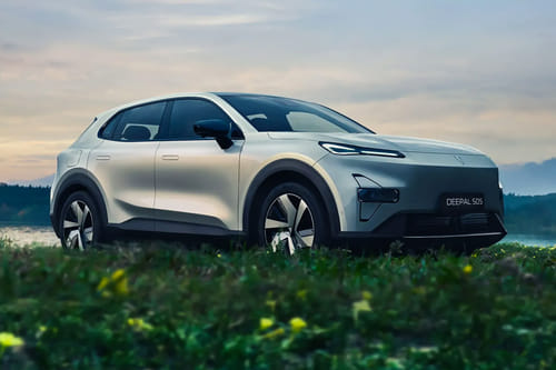 ديبال إس 05 Front Cross Side View