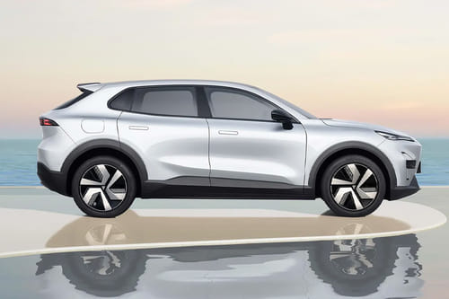 إس 05 Medium Angle Front View