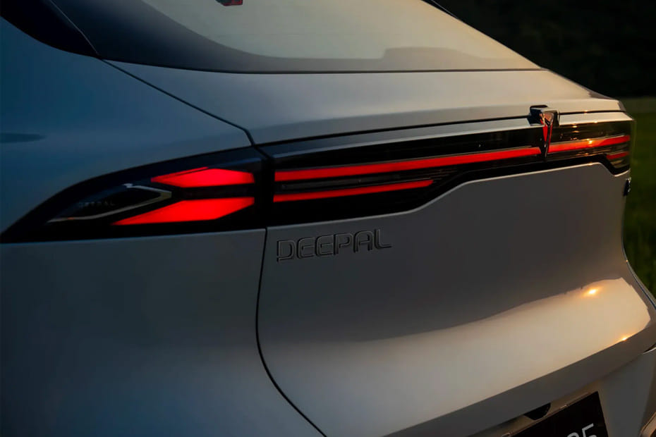 إس 05 Tail light