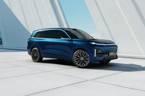 Deepal S09 Front Medium View