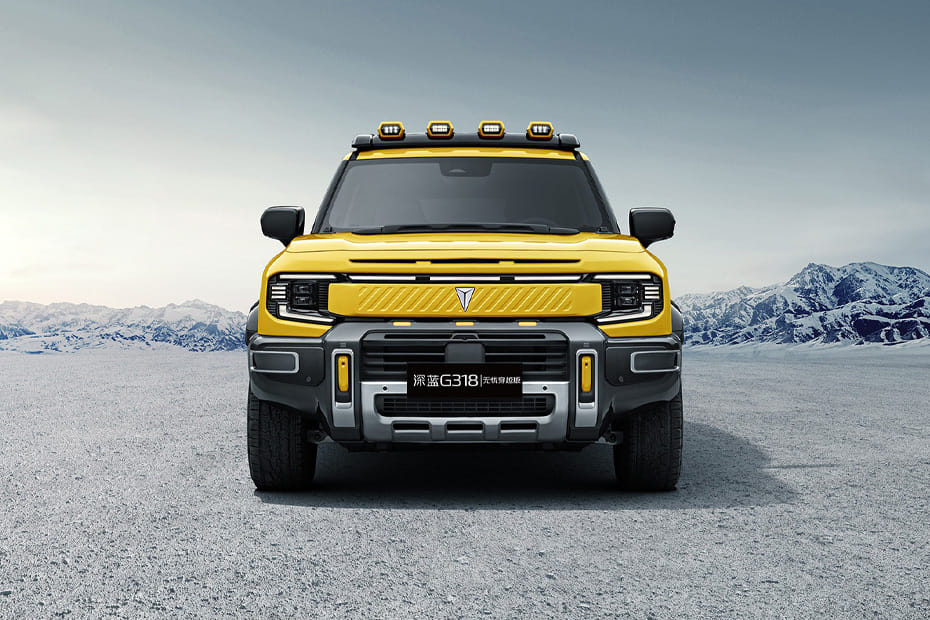 Full Front View of G318