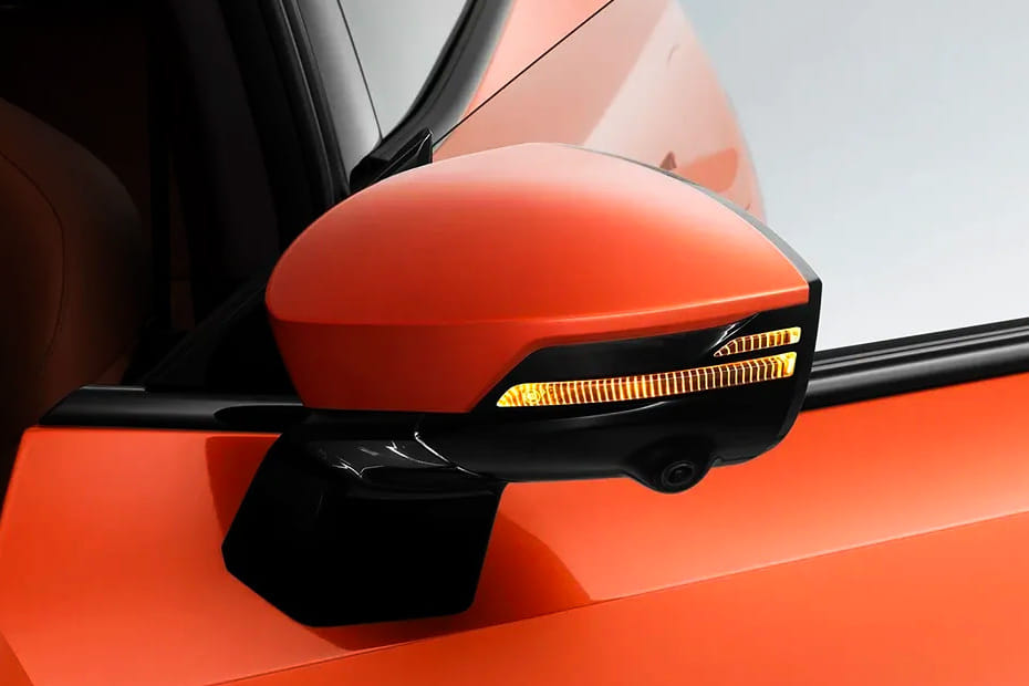 ديبال إس 07 Drivers Side Mirror Front Angle