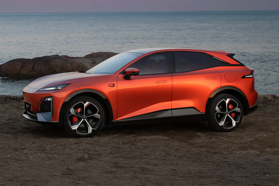 Deepal S07 Front Side View