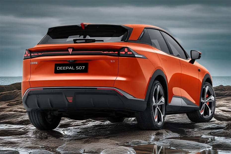 إس 07 Rear angle view