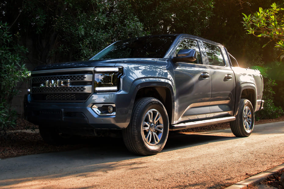 جراند أفينيو Front deep low Angle View