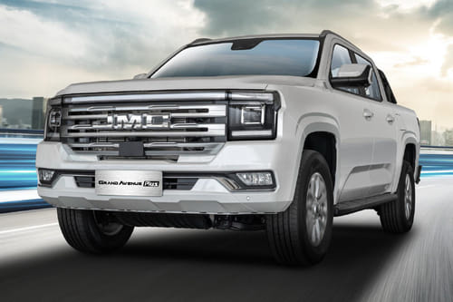 جراند أفينيو بلس Tilted Front View