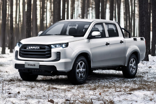 ج إم سي  فيجوس دابل كابين Front angle low view