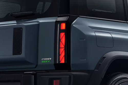 03T Tail light