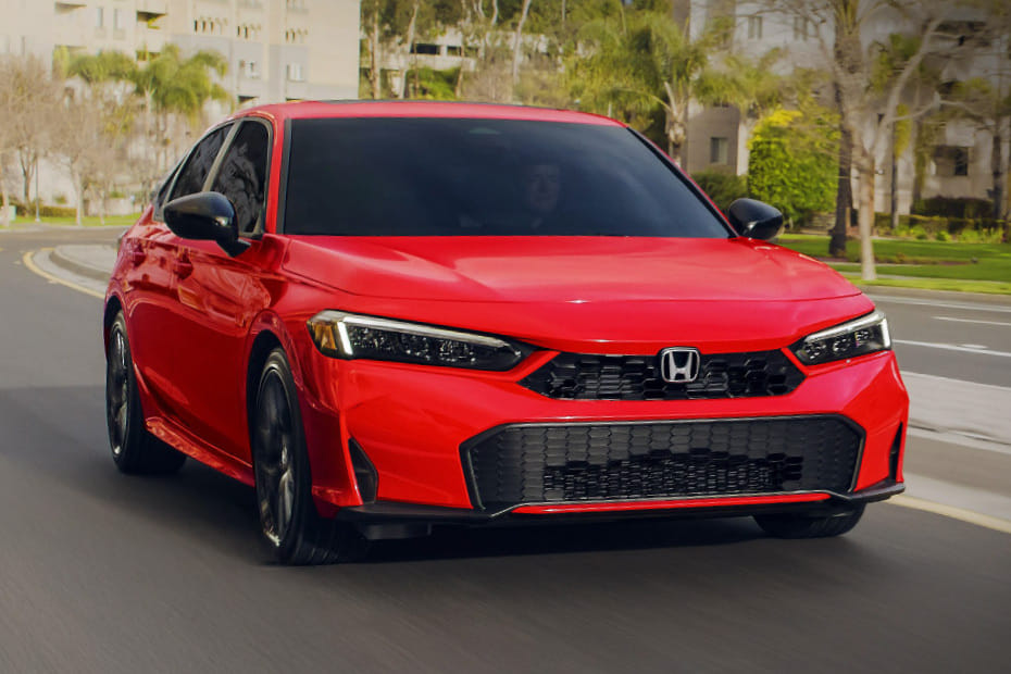 سيفيك Medium Angle Front View