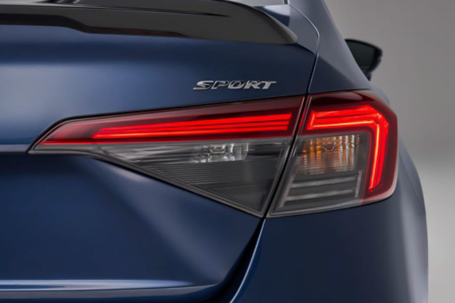 سيفيك Tail light