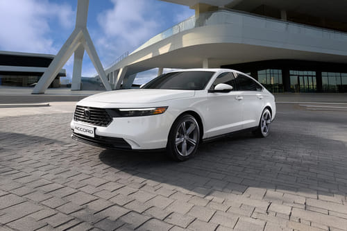 هوندا  أكورد Front angle low view