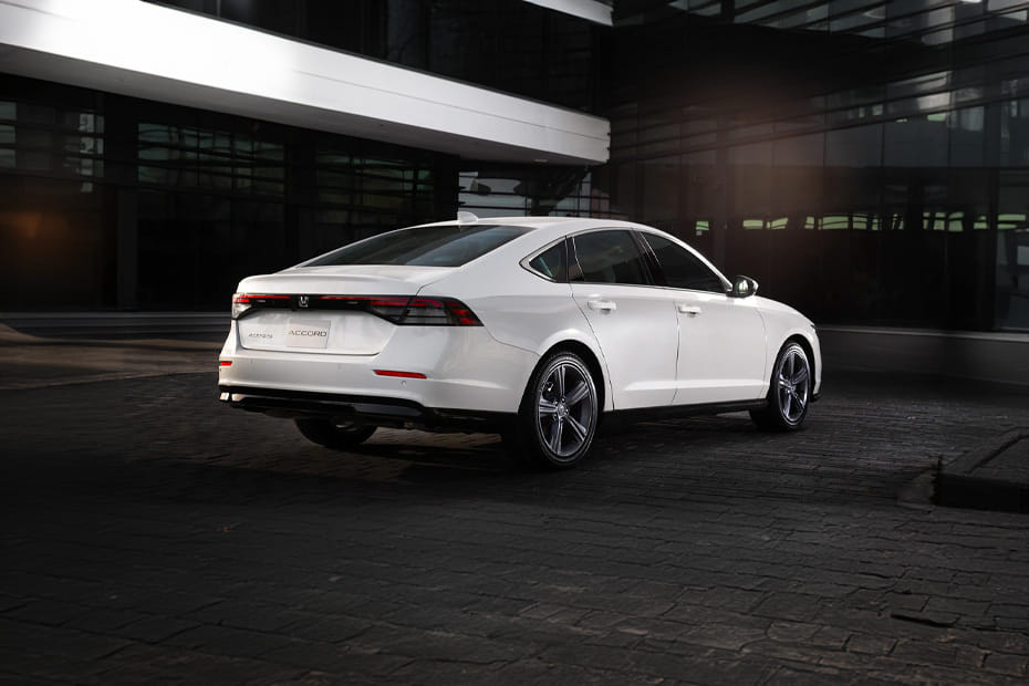 أكورد Rear angle view