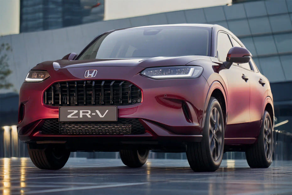 ZR-V Front deep low Angle View