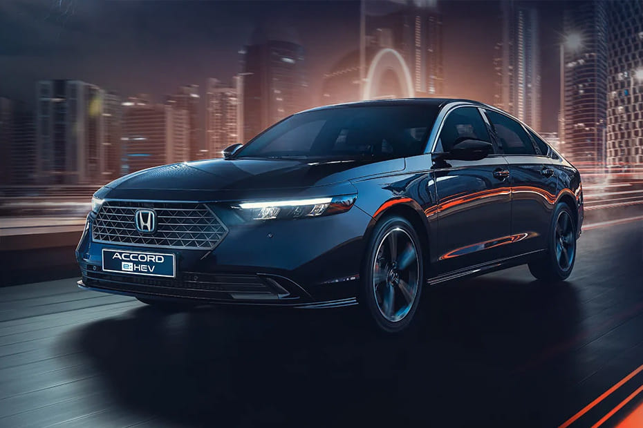 Honda  ACCORD E HEV Front angle low view