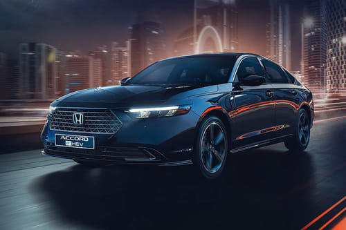 Honda  ACCORD E HEV Front angle low view