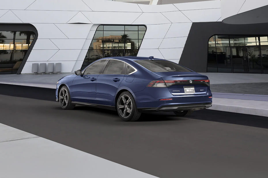 Rear Cross Side View of Honda ACCORD E HEV