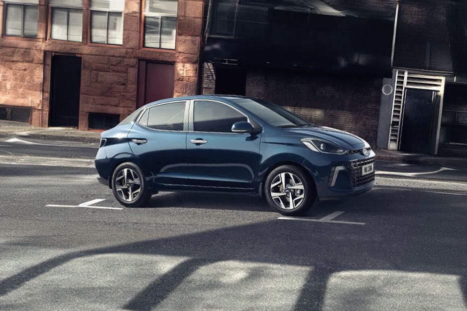 Grand i10 Side view in Saudi Arabia