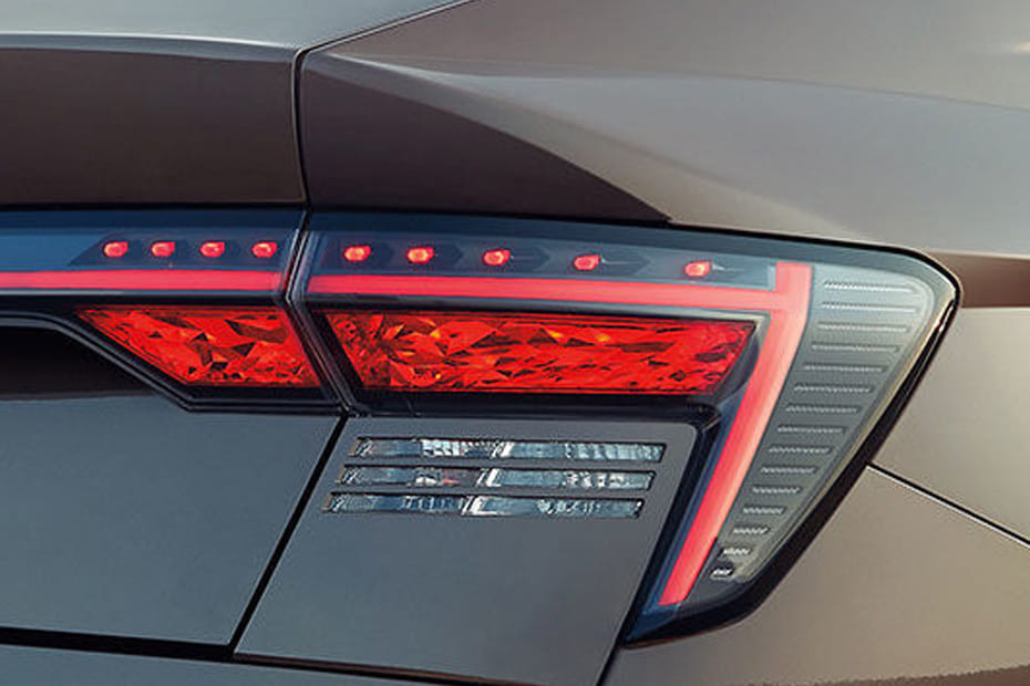 أكسنت Tail light