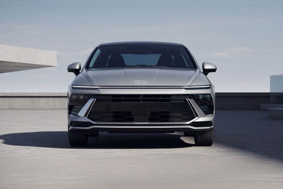 Full Front View of سوناتا