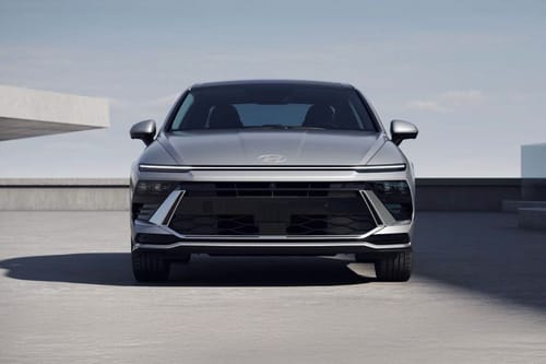 Full Front View of سوناتا