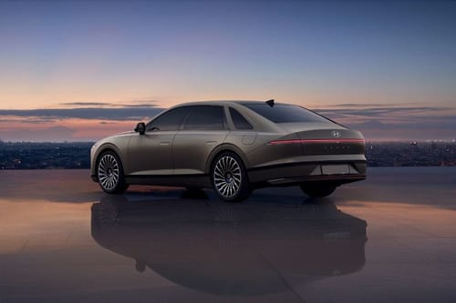 أزيرا Rear angle view