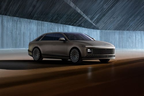 هيونداي أزيرا Right Corner Front View