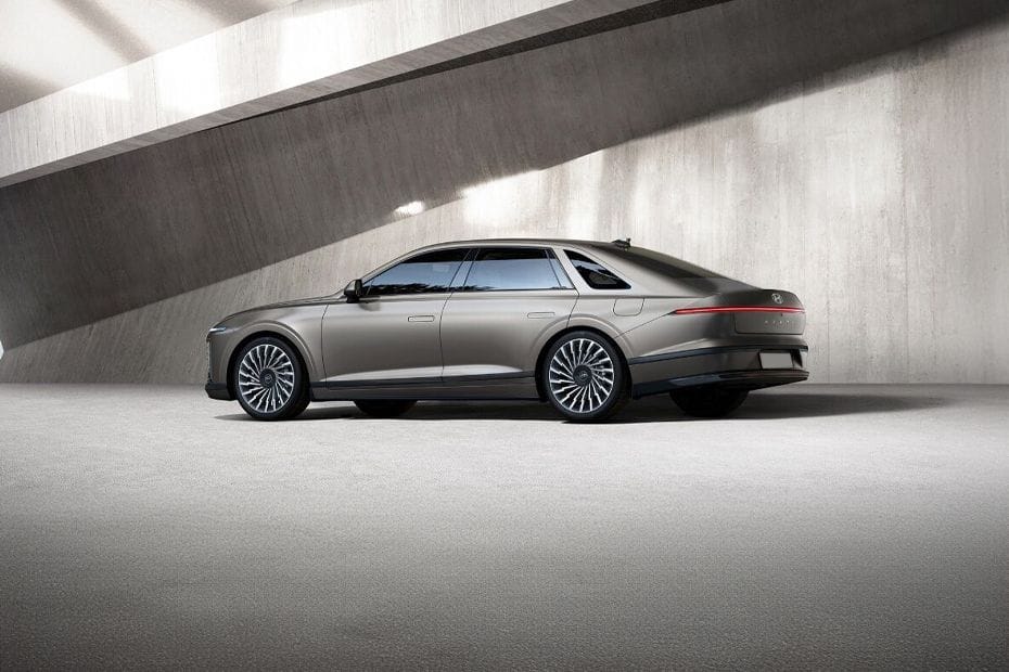 Azera Side view
