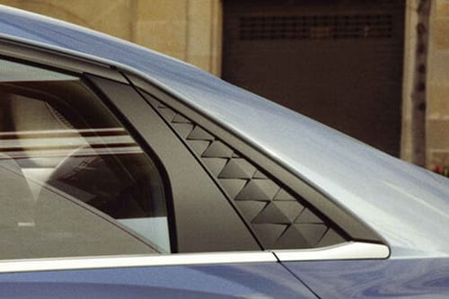 إلنترا Tilted Front View