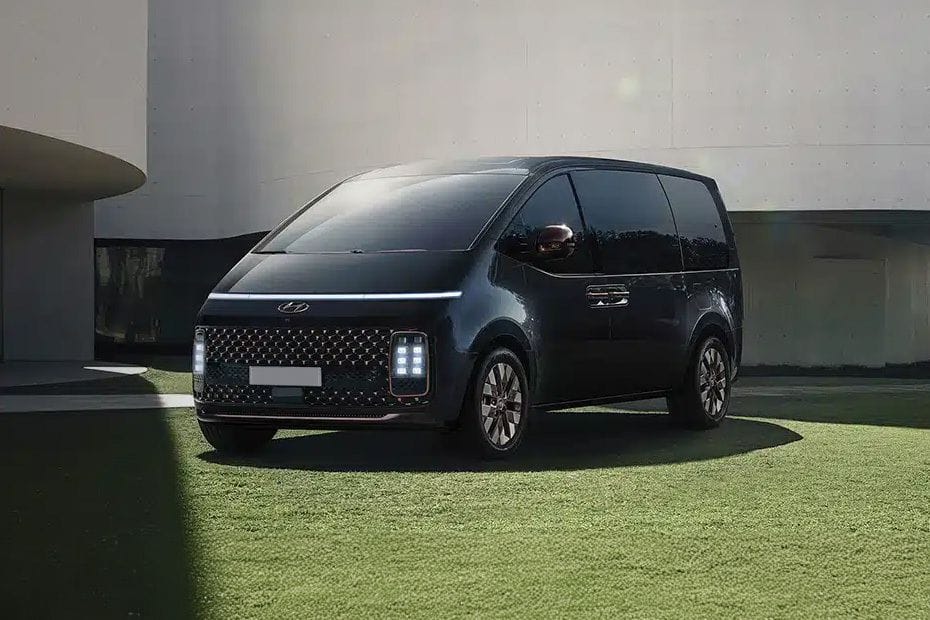 Hyundai  Staria Front angle low view