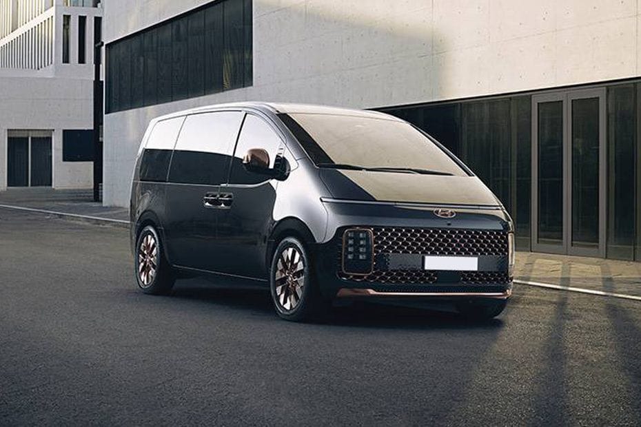 Hyundai Staria Front Medium View